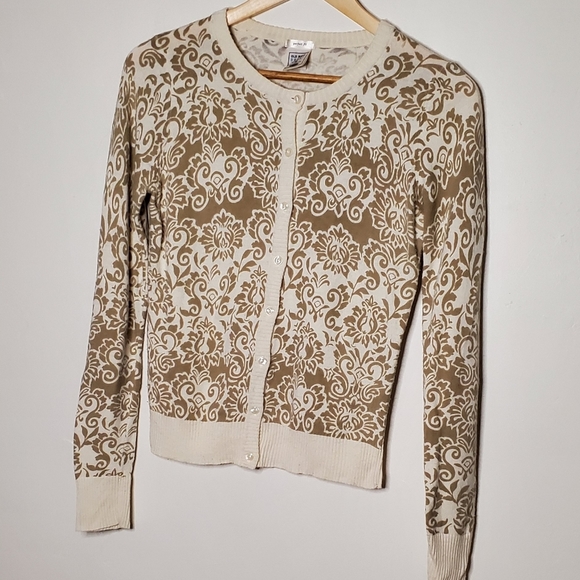 Cream and White Floral Flourish Patterned Long Sleeve Cardigan - Picture 7 of 10
